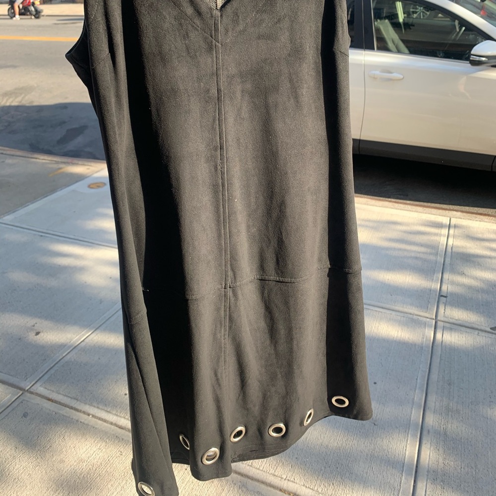 Hot 60’s style black mini dress! Size small. 🖤✨